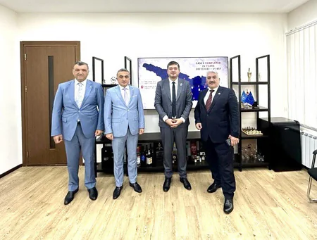 Vəkillər Kollegiyasının nümayəndə heyəti Gürcüstanda Vəkillər Evinin açılışında iştirak edib