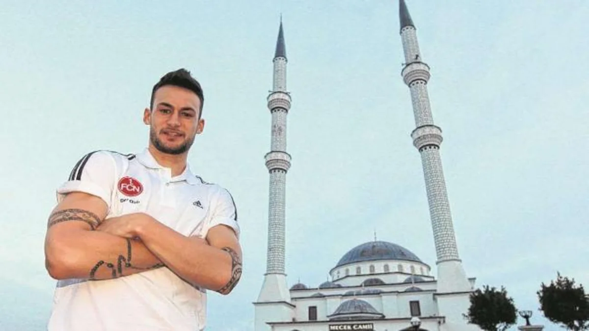 ​Almaniyalı futbolçu islamı qəbul edib