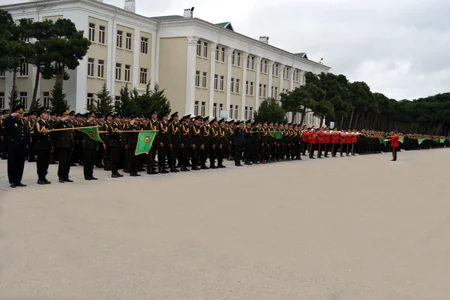 Состоялась церемония вручения боевых знамен специальным учебным заведениям министерства обороны
