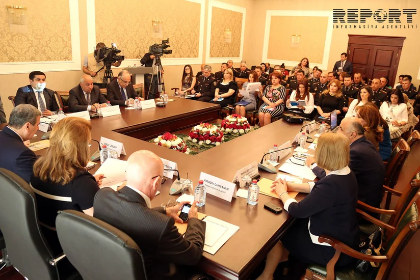 Milli Məclisin komitə sədri: Zorakılığa məruz qalmış qadın gedib kişi polisə dərdini deyə bilmir
