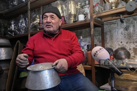 Dəyəri 10 min manat olan samovar, məmur aftafası və nadir əşyalar - Qalayçı emalatxanasından REPORTAJ