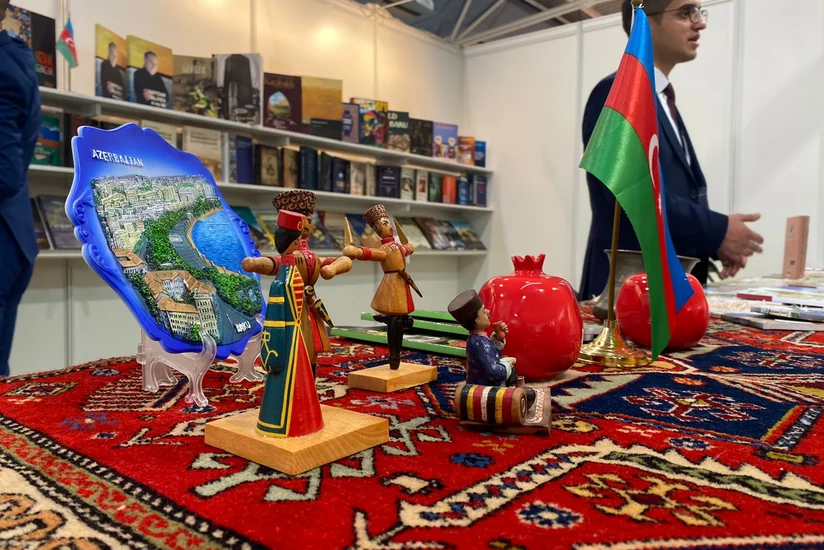 Beynəlxalq kitab yarmarkasında Azərbaycan kitabları da nümayiş olunur