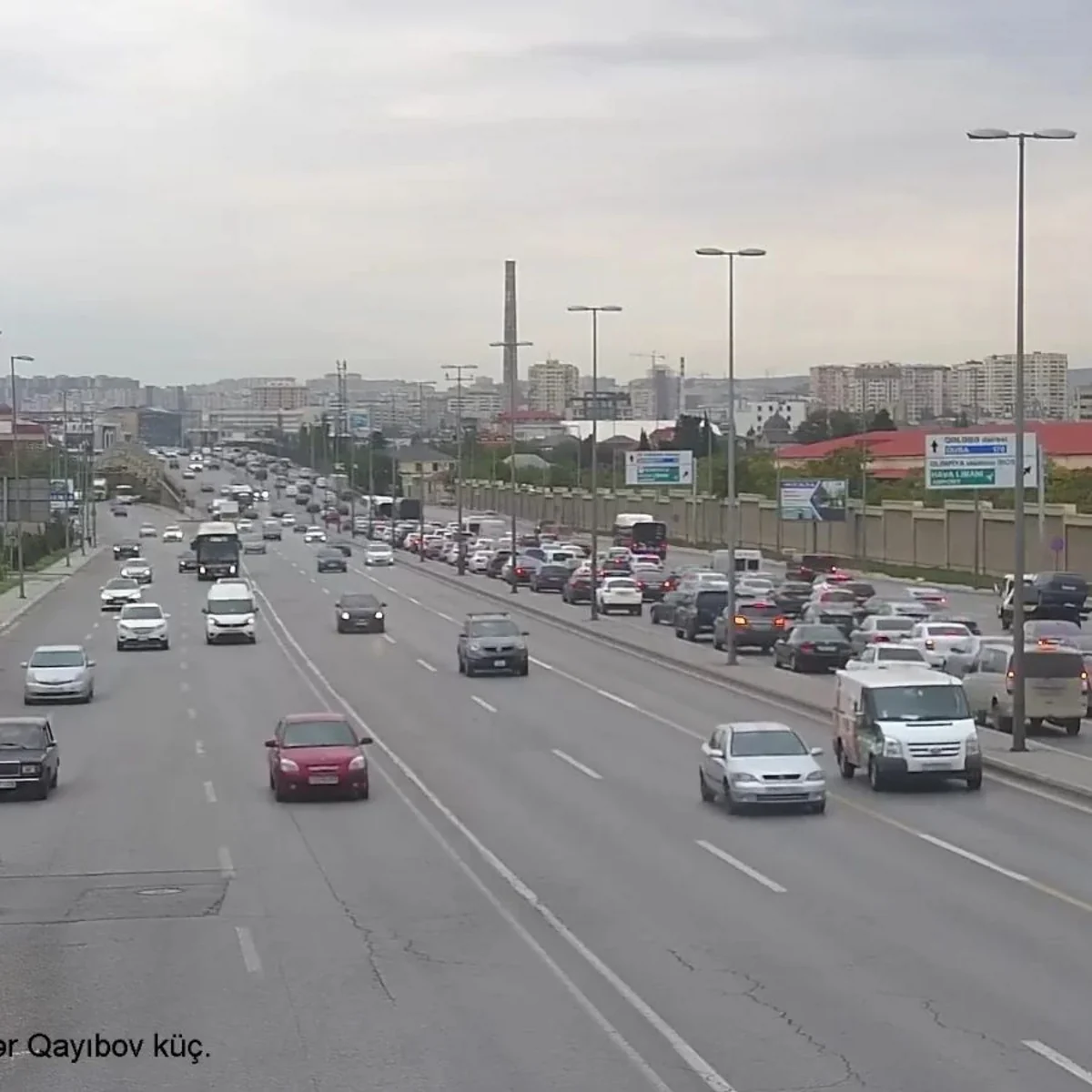 Bakının bir sıra yollarında tıxac yaranıb
