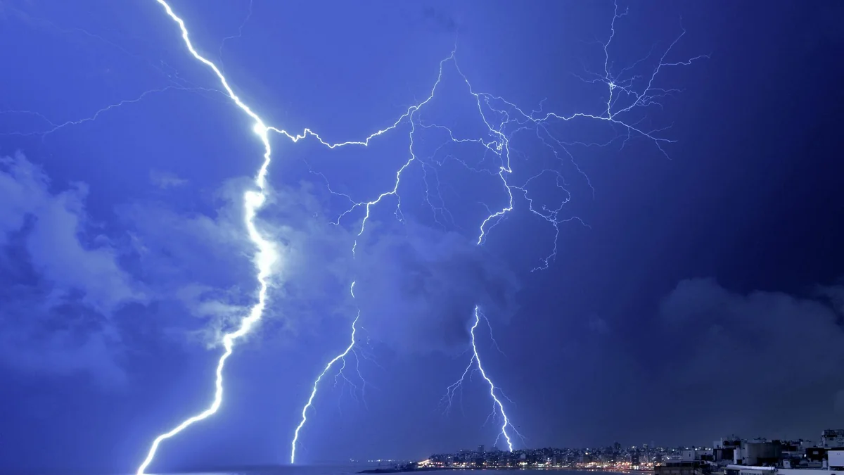 Şimşək çaxır, yağış yağır - FAKTİKİ HAVA