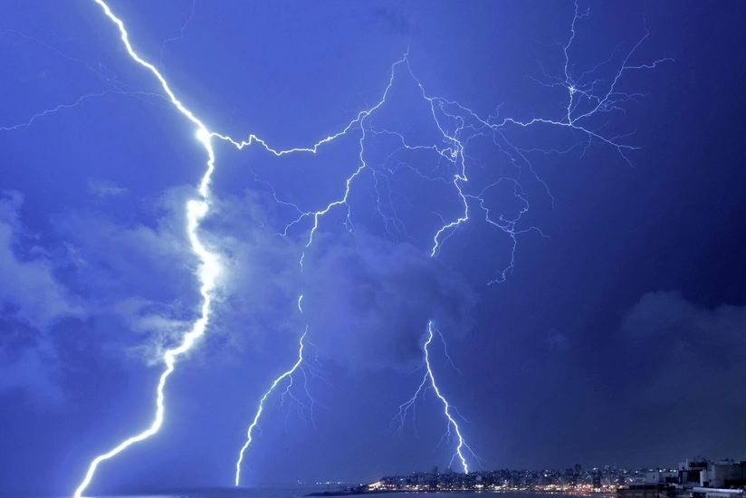 Şimşək çaxır, yağış yağır - FAKTİKİ HAVA