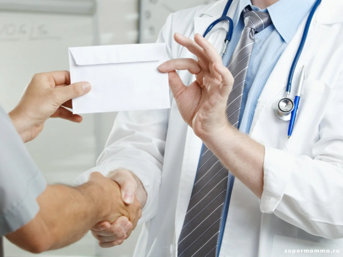 Azərbaycanda baş həkim barəsində cinayət işi başlanıb