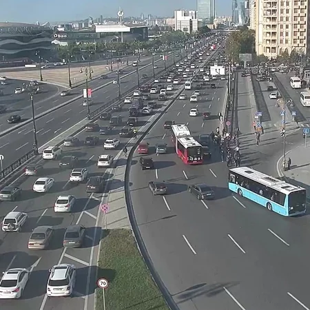 Bakının bir sıra yollarında tıxac yaranıb