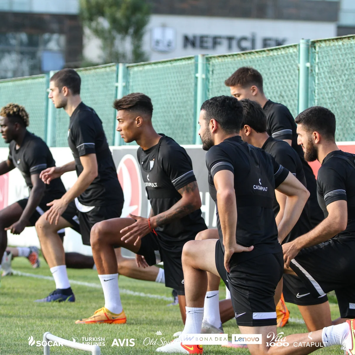Neftçi Avstriya klubu ilə oyuna hazırlaşır