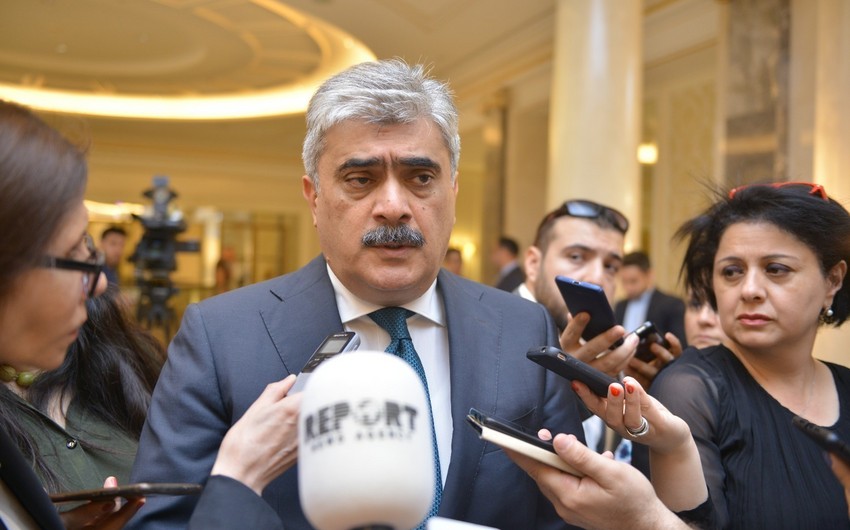 Nazir yeni deputatları tənqid etdi