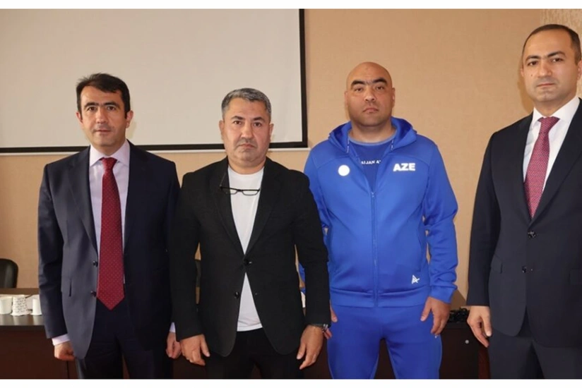 Azərbaycanın boks millisinin baş məşqçisi komandaya təqdim edilib