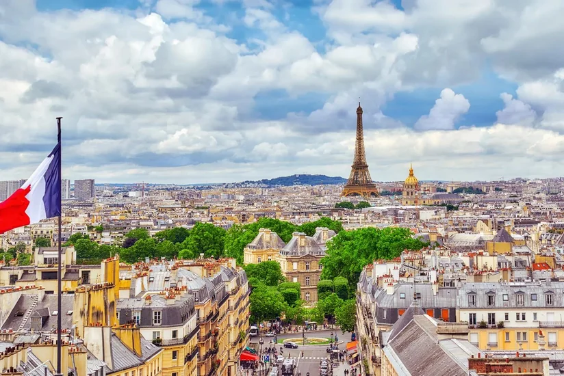 Keşişi abbat Pyer, Prezidenti Makron olan Fransa - ANALİZ