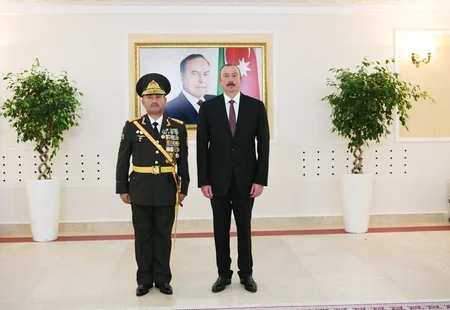 Azadlıq meydanında hərbi parad keçirilib - YENİLƏNİB-2