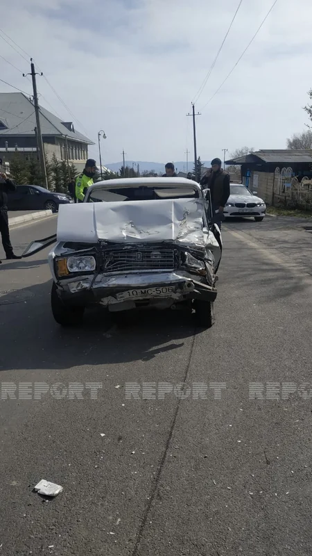 Şəkidə avtomobillər toqquşub, xəsarət alan var