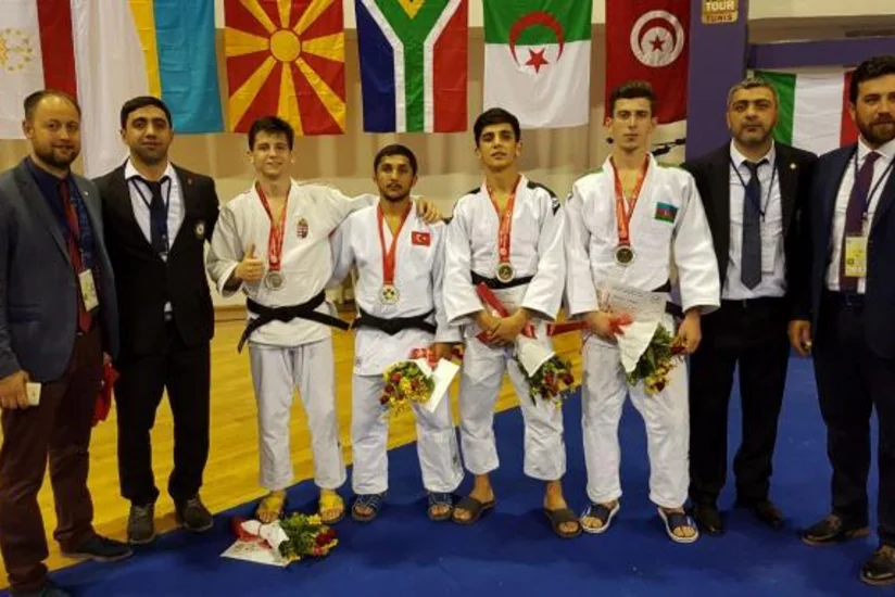 Azərbaycanın yeniyetmə cüdoçuları Tunisdə 15 medal qazanıb