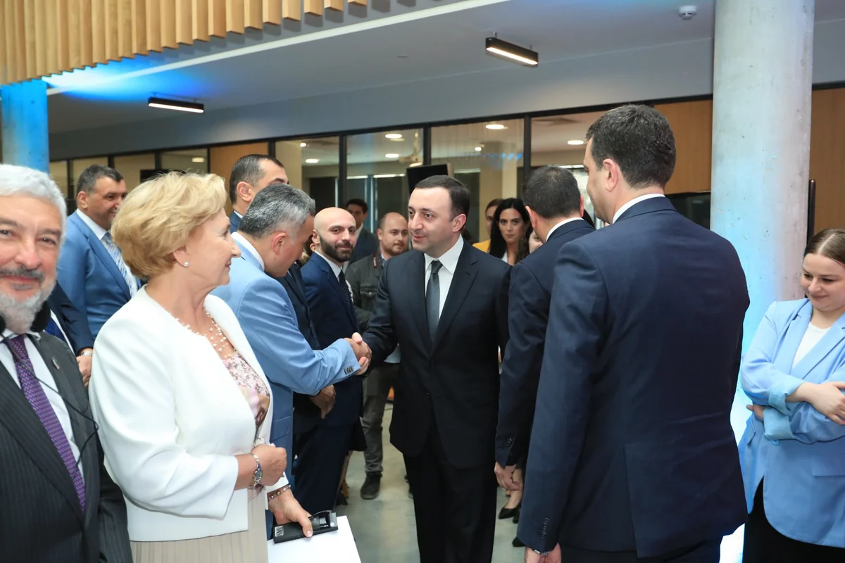 Vəkillər Kollegiyasının nümayəndə heyəti Gürcüstanda Vəkillər Evinin açılışında iştirak edib