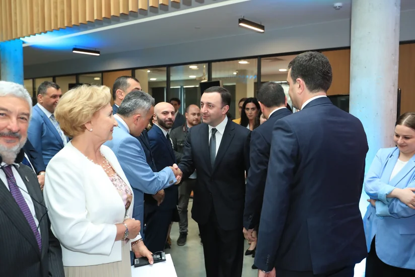 Vəkillər Kollegiyasının nümayəndə heyəti Gürcüstanda Vəkillər Evinin açılışında iştirak edib
