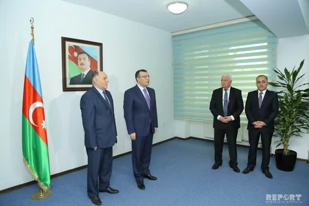 Nazir elektron qaydada pensiya təyin olunmuş ilk vətəndaşla görüşüb