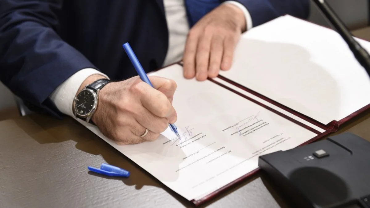 Azerbaijan and Iran sign six memos of cooperation
