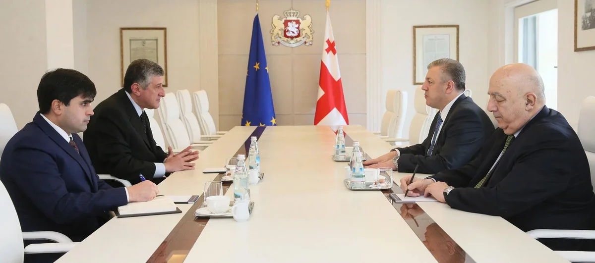 Gürcüstanın baş naziri Azərbaycan səfiri ilə görüşüb