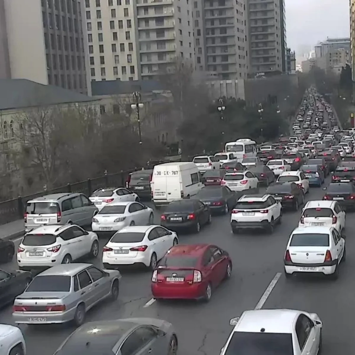 Bakının bir sıra yollarında tıxac var - SİYAHI