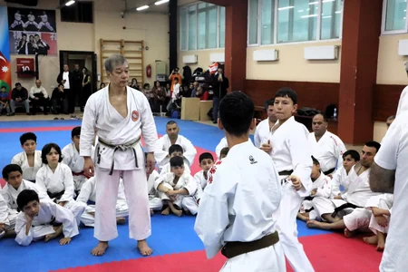Məşhur karate ustasının rəhbərliyi ilə Bakıda seminar keçirilib