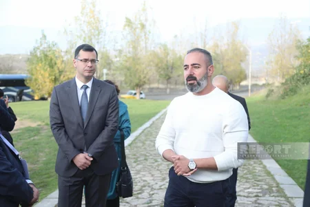 TÜRKSOY-un teatr rəhbərləri Şuşanı gəziblər