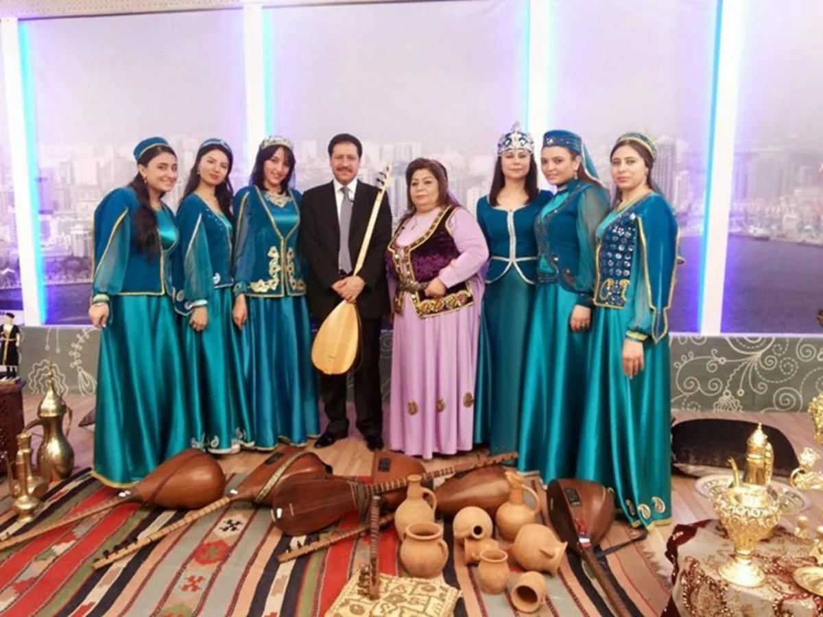 Çeşmə qrupunun aşıq qızlarından biri qəza keçirib