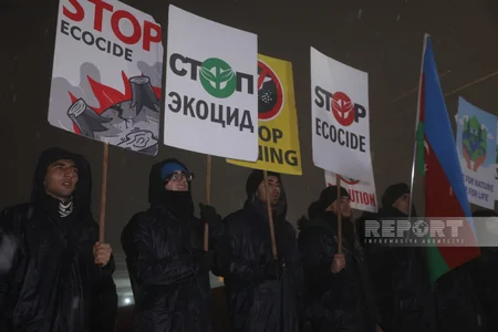 На дороге Ханкенди-Лачын продолжается акция протеста экоактивистов