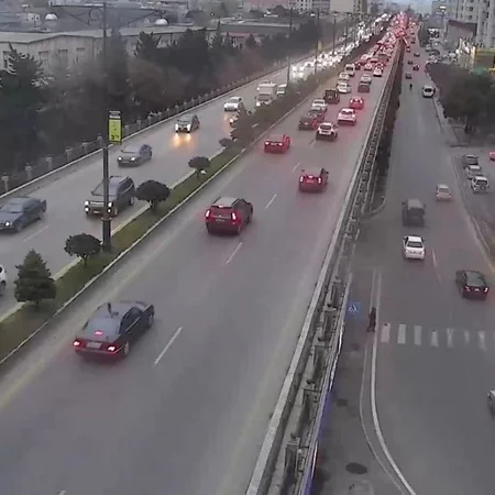 Paytaxtın bu yollarında tıxac müşahidə edilir - SİYAHI