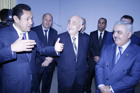 SOCAR prezidenti ''Qazservisinformatika'' Departamenti üçün yeni alınmış qurğulara baxış keçirib