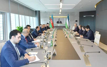 Azərbaycan və Özbəkistan avtonəqliyyat vasitələrinin istehsalını genişləndirir