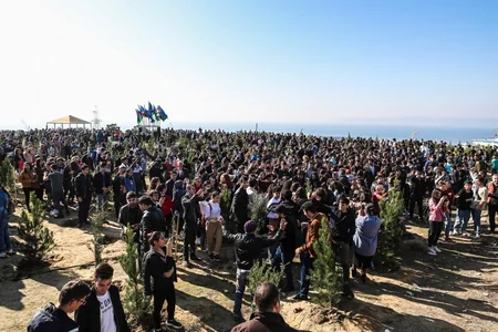 President Ilham Aliyev and first lady Mehriban Aliyeva attended tree-planting campaign in Khatai district, Baku