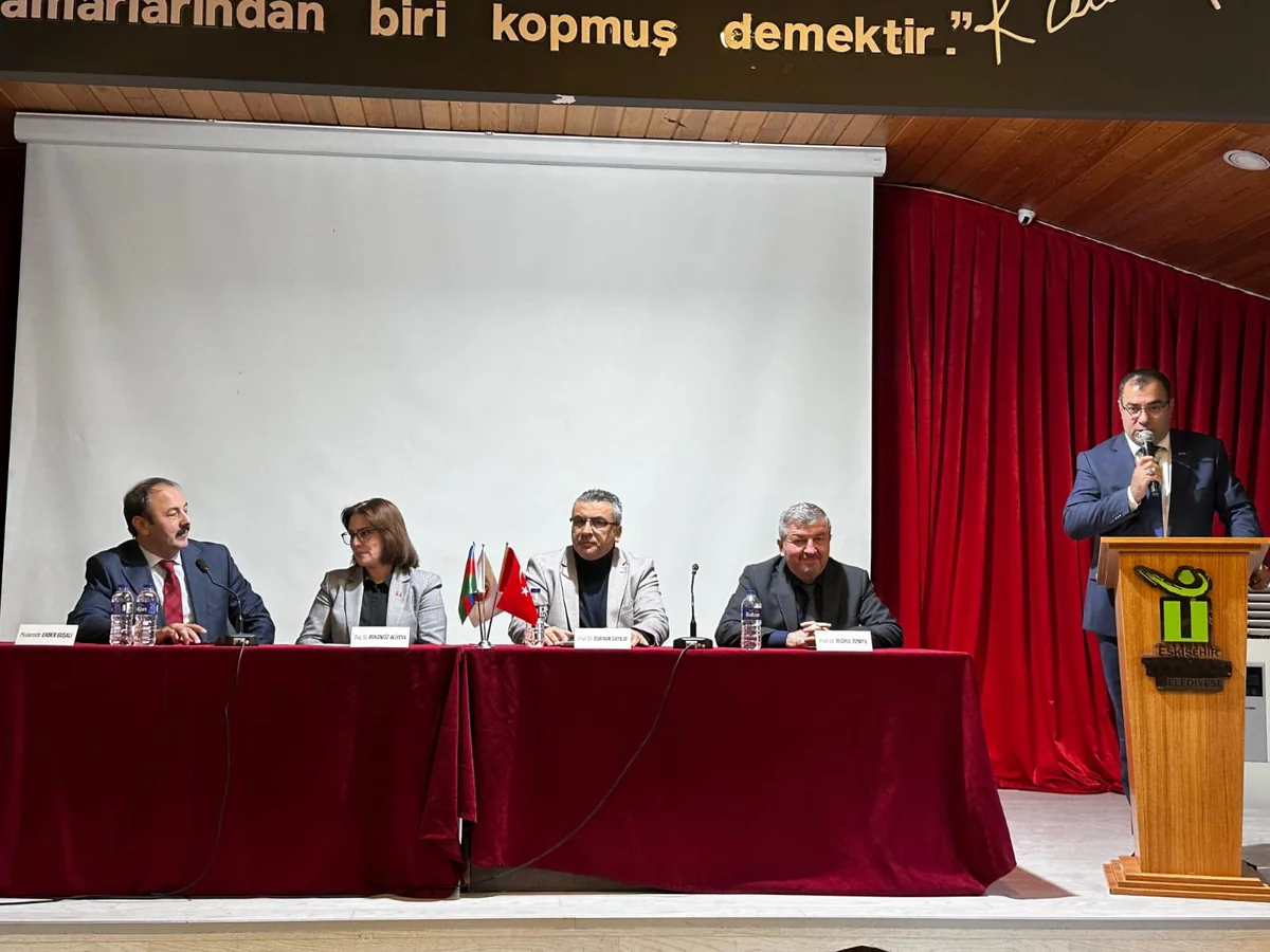 Əskişəhərdə “Naxçıvan – türk dünyasına açılan qapı” adlı panel keçirilib