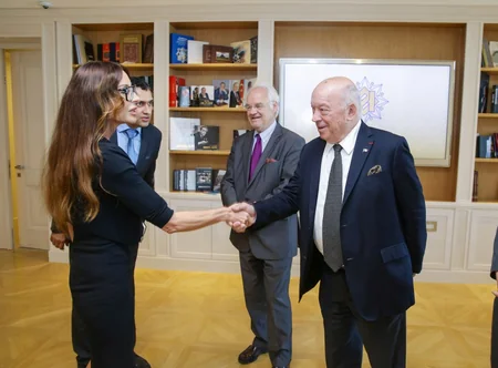 Mehriban Əliyeva Fransada Azərbaycanın Dostları Assosiasiyasının prezidenti ilə görüşüb - FOTO