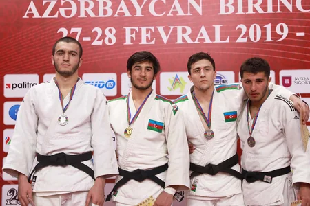 Gənc cüdoçular arasında Azərbaycan birinciliyinin ilk qalibləri müəyyənləşib