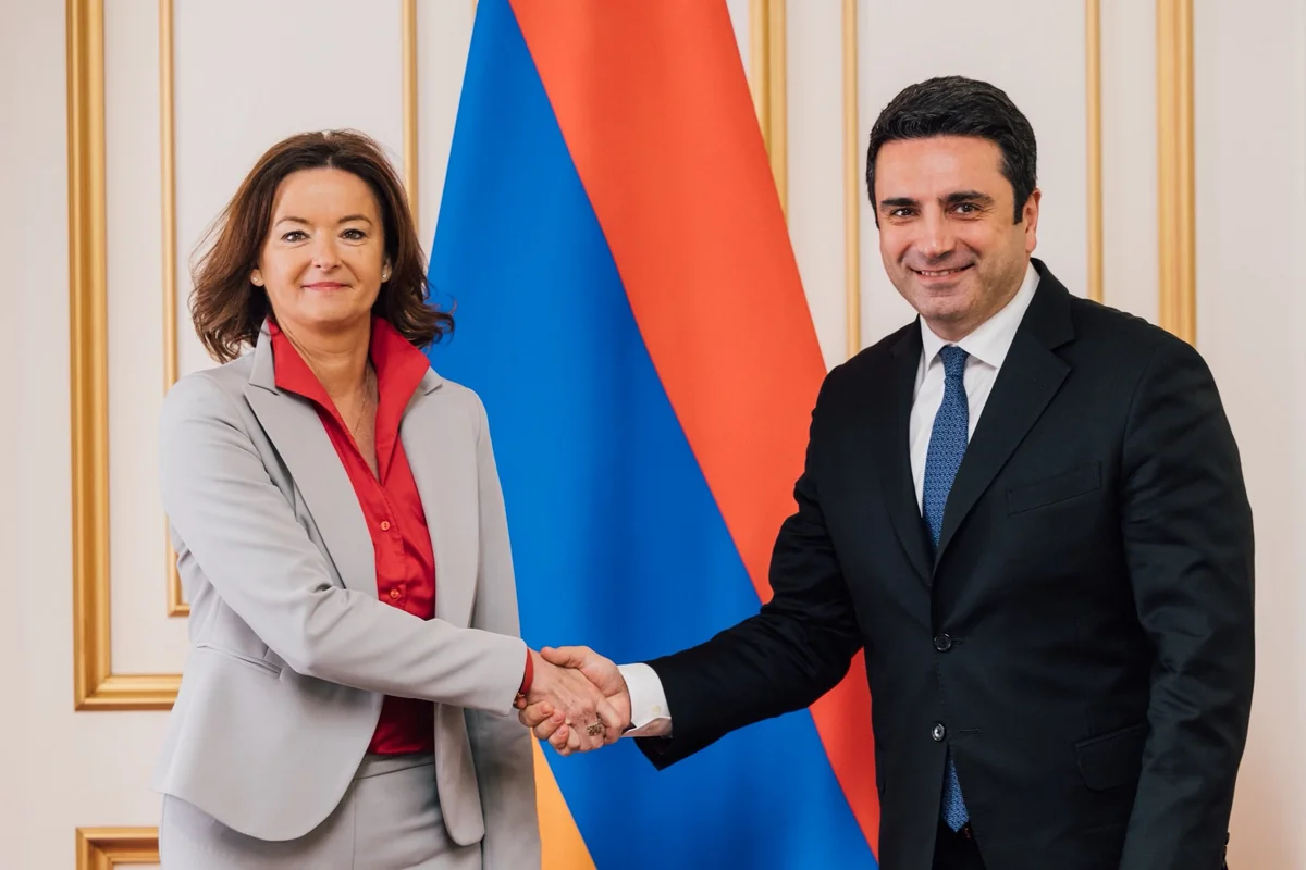Simonyan və Sloveniya Baş nazirinin müavini Azərbaycanla normallaşma prosesini müzakirə edib