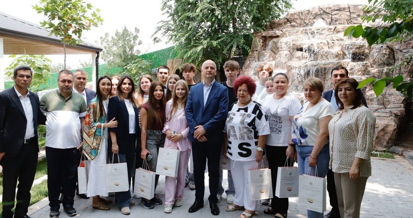 Naxçıvanın təhsil naziri Ukraynanın Zərifə Əliyeva adına İrpen Xarici Dillər Liseyinin əməkdaşları ilə görüşüb