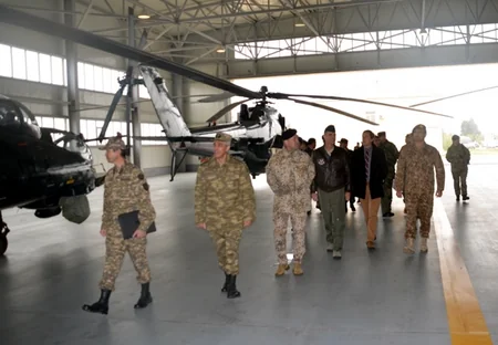 Azərbaycandakı xarici hərbi attaşelər Hərbi Hava Qüvvələrinin hərbi hissəsini ziyarət edib