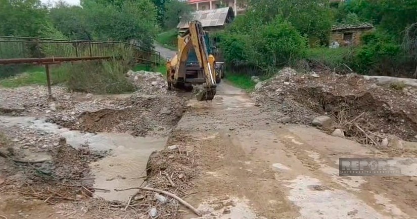 Naxçıvanda güclü yağış nəticəsində avtomobil yollarında məhdudiyyət yaranıb