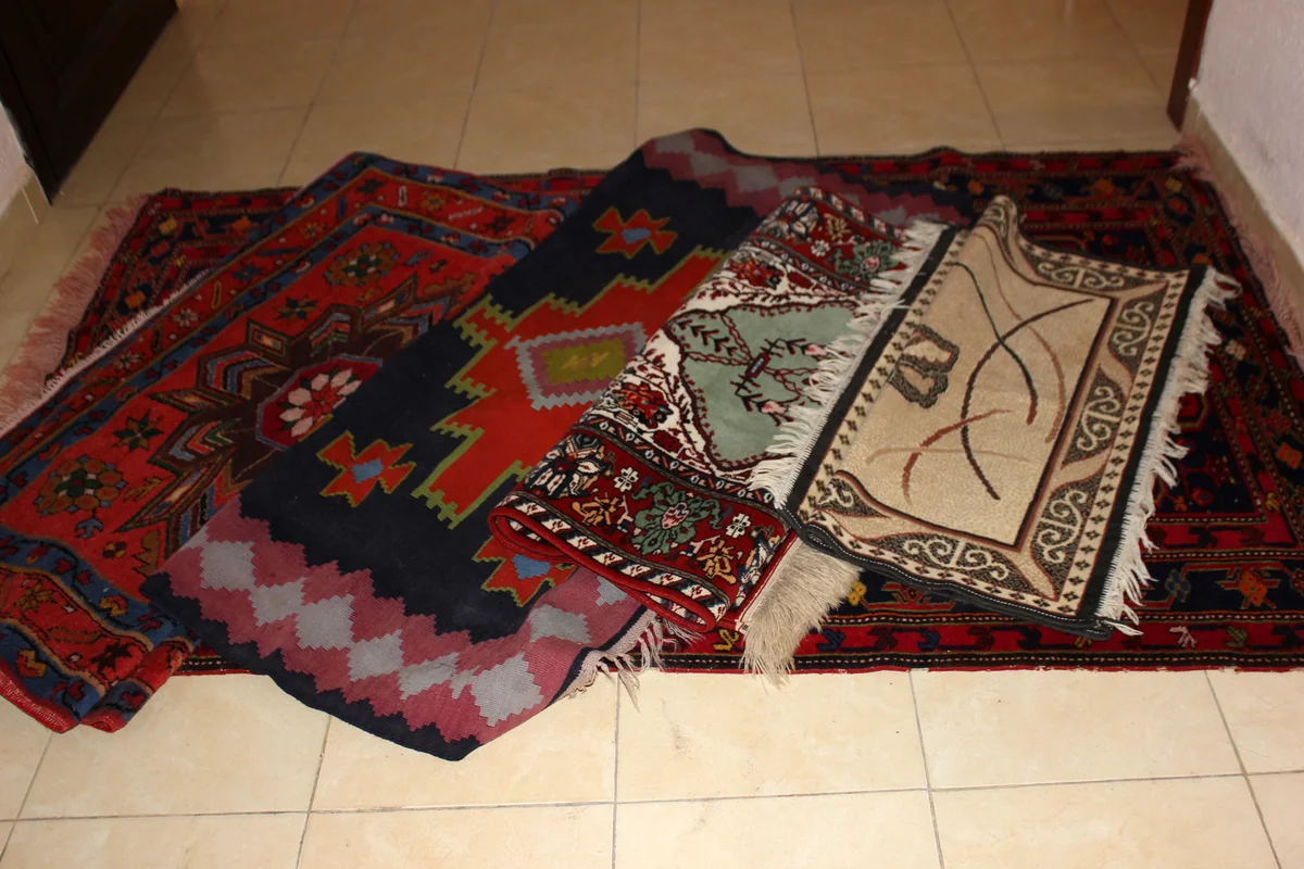 Qubada qadın məsciddən xalça oğurlayıb
