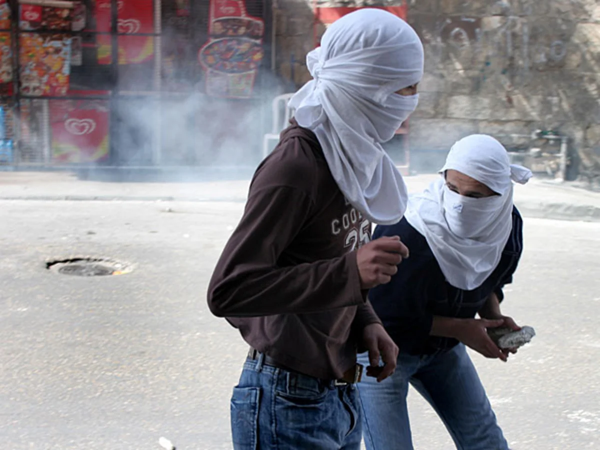Qüdsdə İsrail hərbçiləri ilə fələstinlilər arasında qarşıdurma olub, 35 nəfər yaralanıb