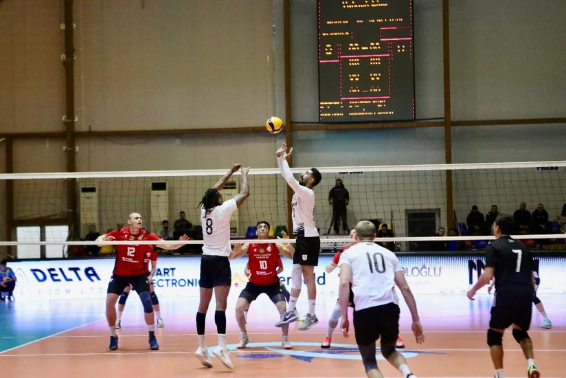 Kişi voleybolçular arasında Azərbaycan Yüksək Liqasında II tura yekun vurulub