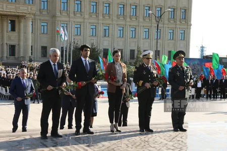 Hərbi Dəniz Qüvvələrində Zəfər Gününə həsr olunan təntənəli mərasim keçirilib