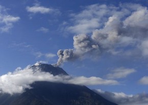 Ebeko volcano on Kuril islands generates ash plumes to height of 2 km