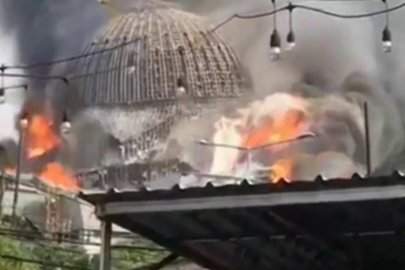Mosque dome in Indonesia collapses