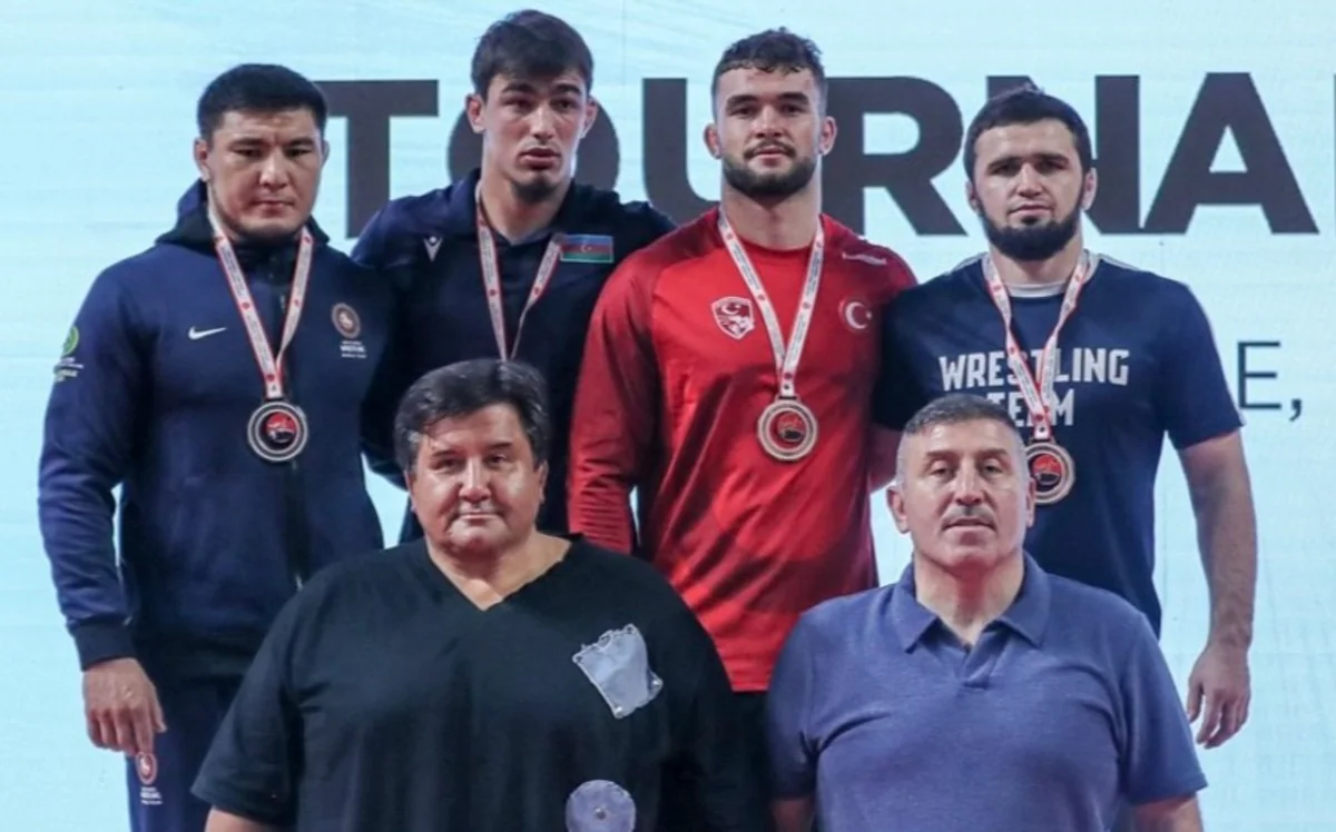 Azərbaycan güləşçiləri Türkiyədə keçirilən xatirə turnirini 8 medalla başa vurublar