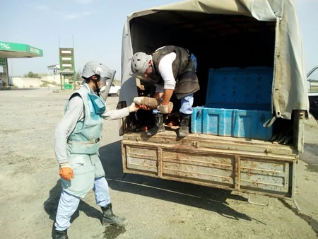 Ağcabədidə yol kənarından top mərmisi tapılıb