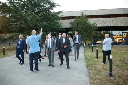 Anar Kərimov Bolnisi muzeyi və Marneuli Çay Evini ziyarət edib