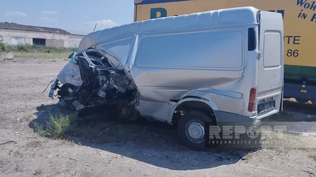 Kürdəmirdə mikroavtobusla avtomobil toqquşub, xəsarət alanlar var