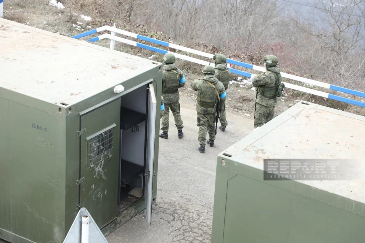 Russian peacekeepers start installing house containers at protest site - VIDEO
